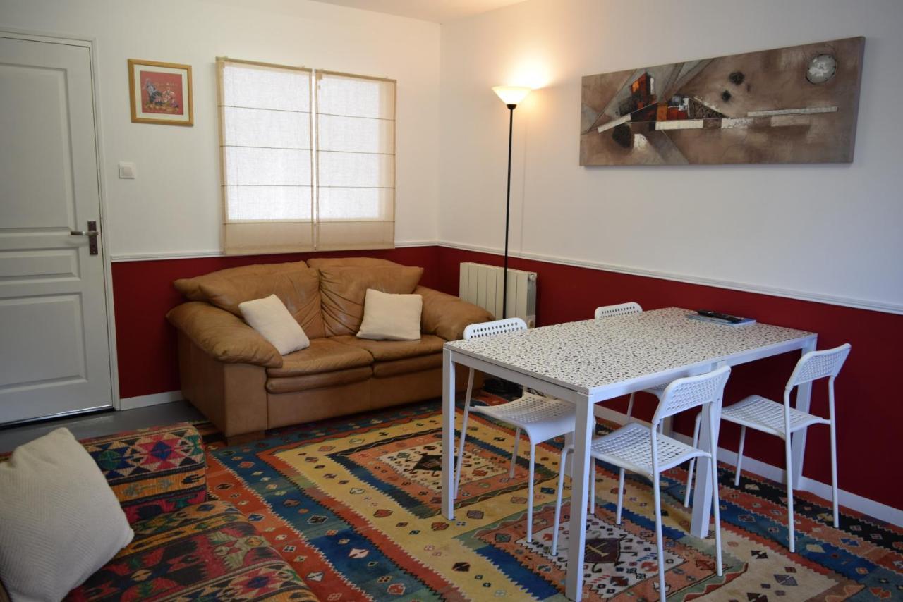 Prive, La Pointe Apartment *